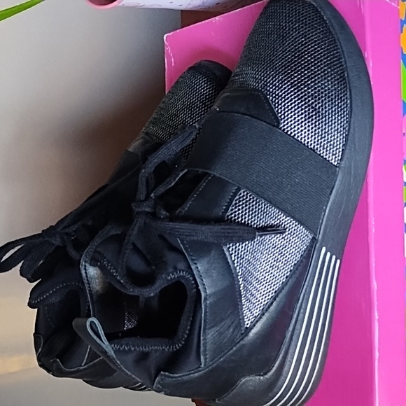 Kendall and Kylie shoes - Picture 2 of 3